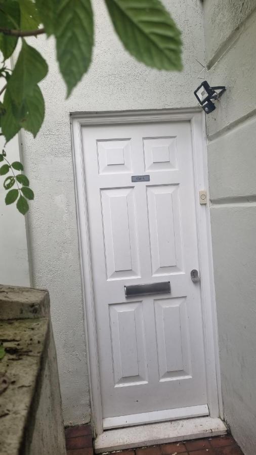 לונדון 33 Camden Square - Double Room מראה חיצוני תמונה
